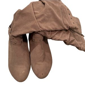 Zip up boots with decorative chain and beads